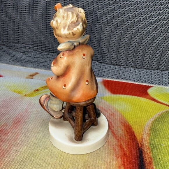 Hummel Porcelain Figurine "Mothers Helper" #133 TMK6 W. Germany - Picture 9 of 10